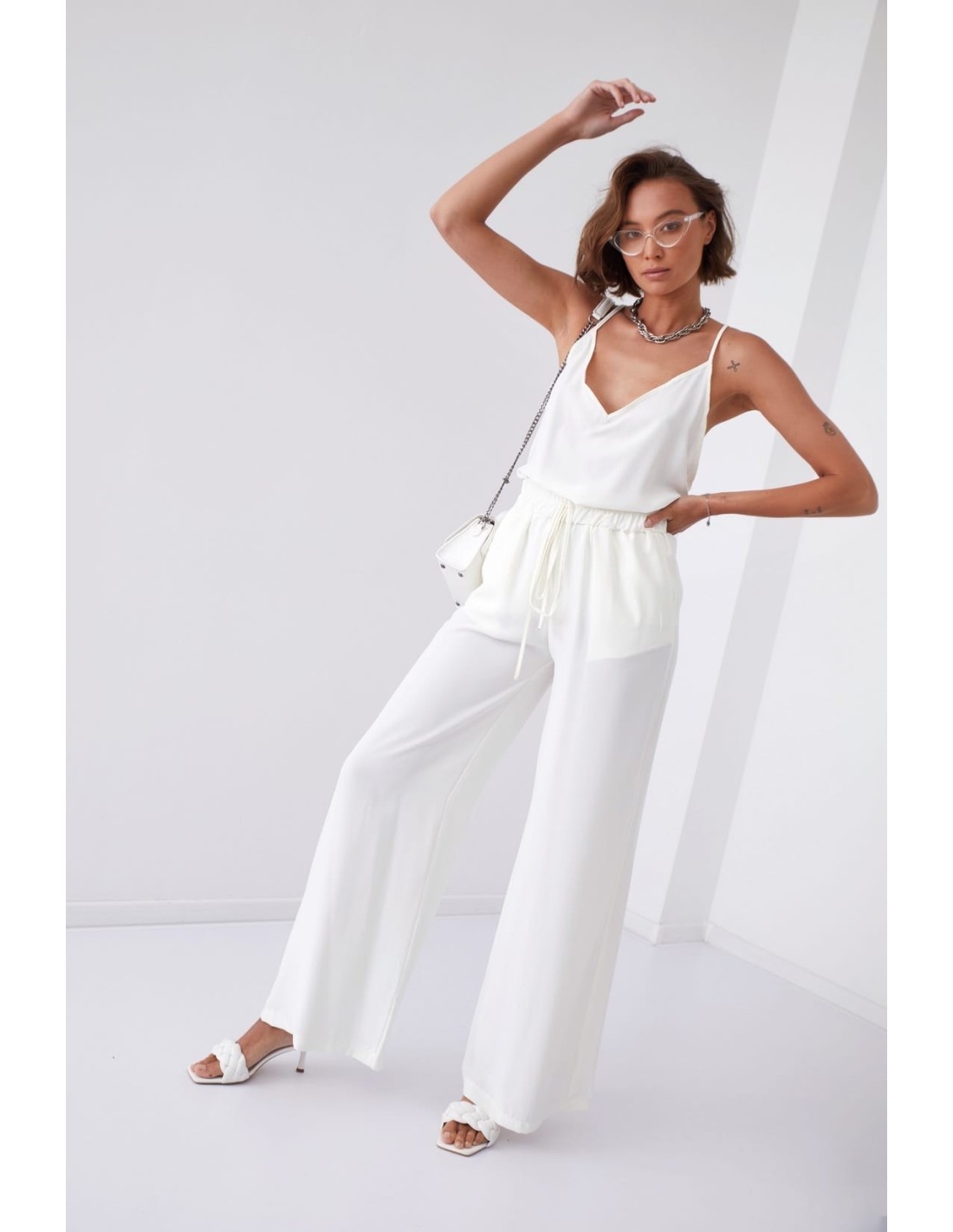 Sommerset aus Palazzo-Hose und cremefarbenem Top 01016 – Online-Shop – Boutique